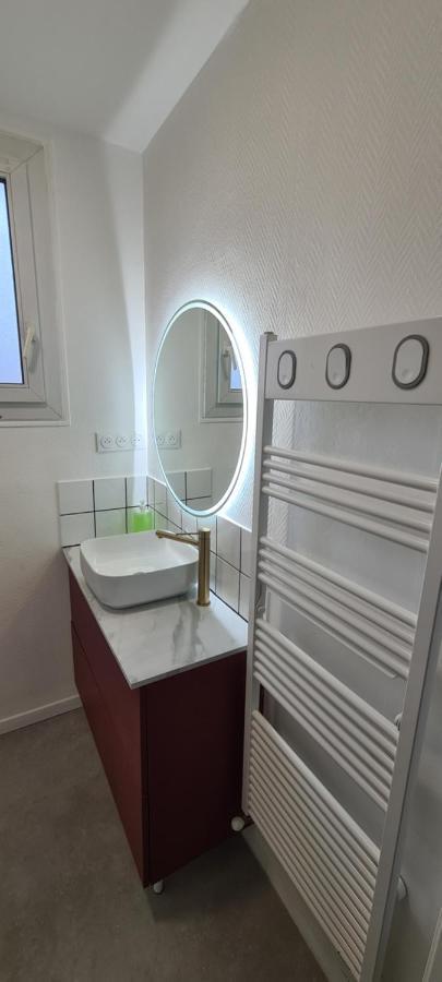 Private Room In Shared Apartment III Beauvais Eksteriør bilde